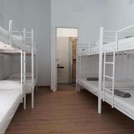 Hub Hostel Seville Exterior photo